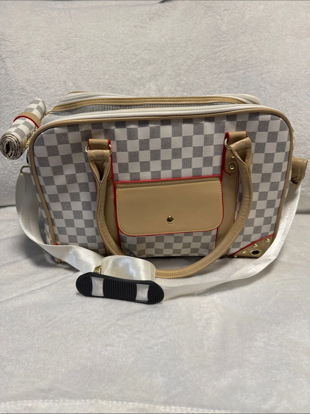 Ladies Checkered Tote Bag in White and Beige